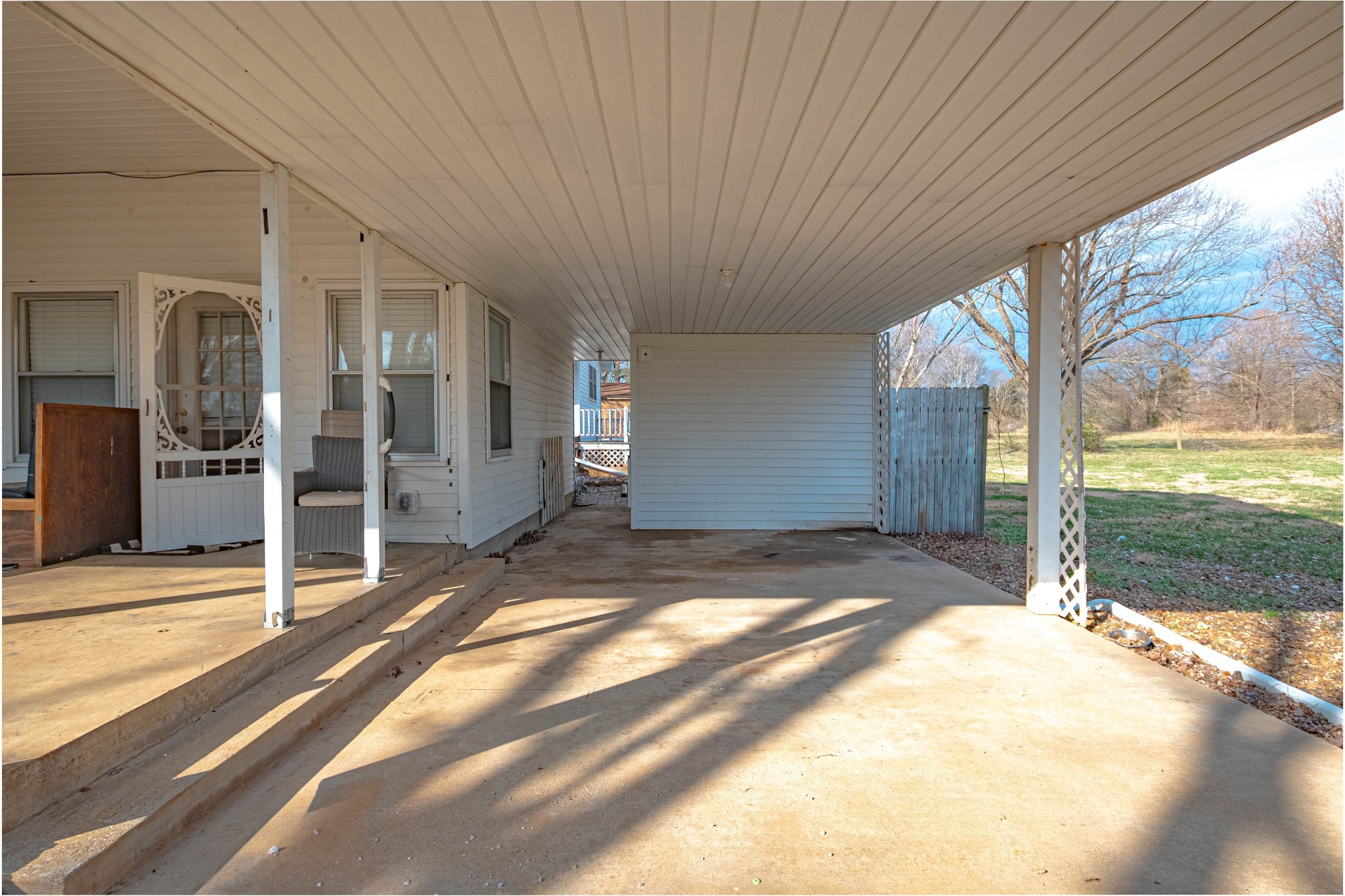 674 Girkin Road Bowling Green, KY 42101 - Photo 9 of 50 a view of a house with a swimming pool