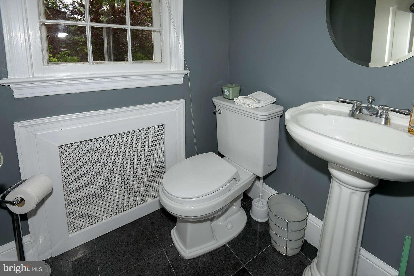 8204 Custer Road Bethesda, MD 20817 - Photo 9 of 30 Bath