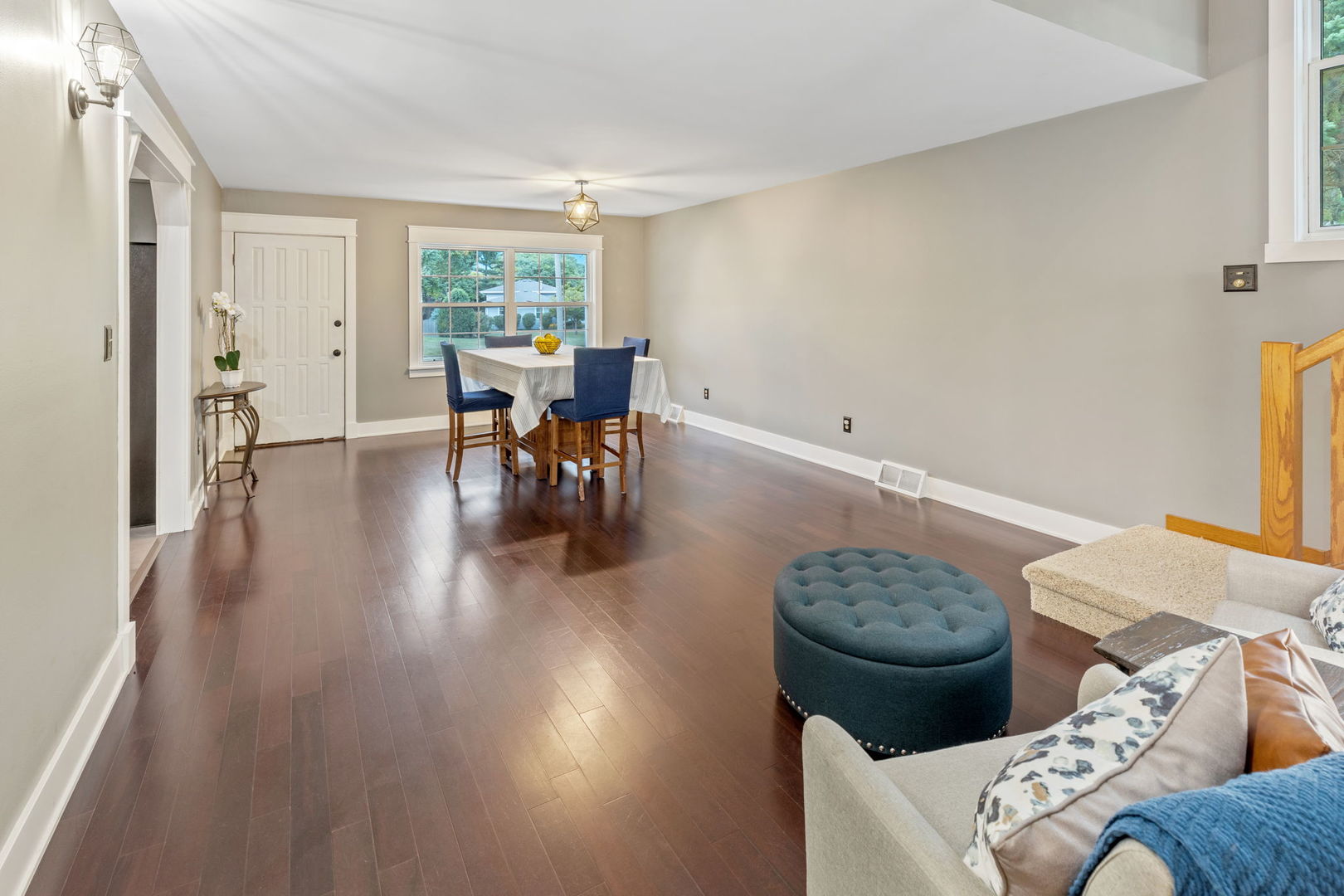 600 Stonegate Road New Lenox, IL 60451 - Photo 4 of 23 a living room with furniture and wooden floor