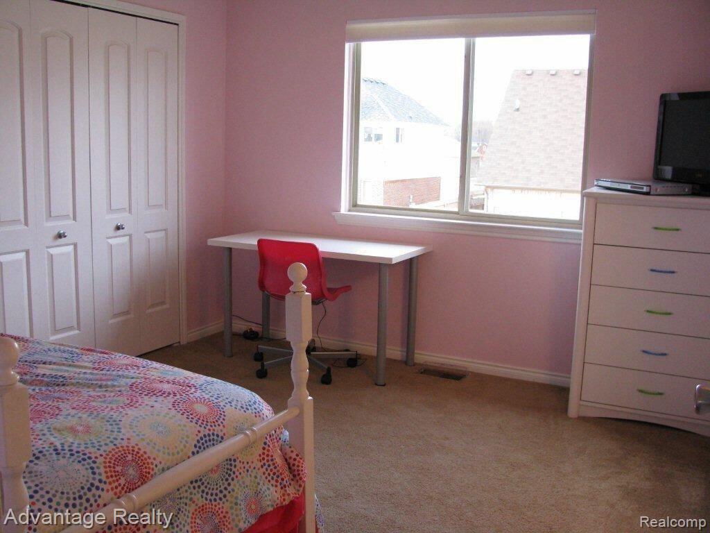 51664 Rivard Road New Baltimore, MI 48047 - Photo 10 of 13 bdrm3.JPG