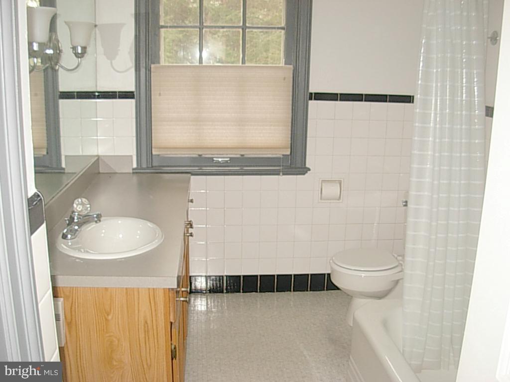 1326 Hillcrest Road Lancaster, PA 17603 - Photo 14 of 17 Gallery Image 14