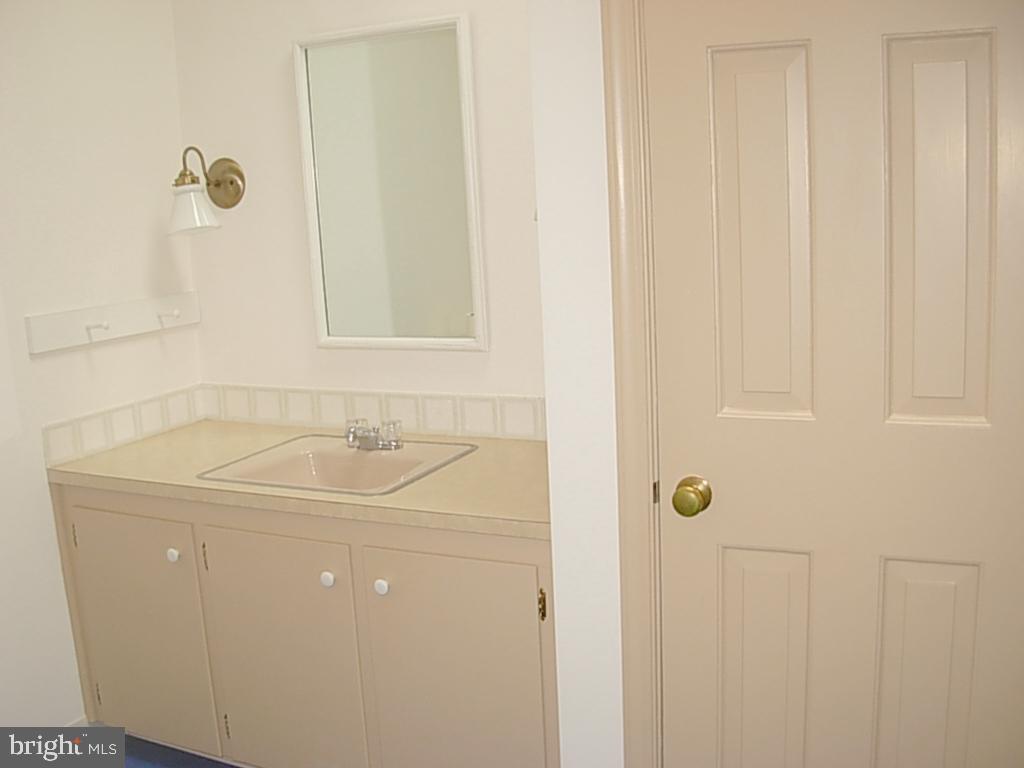 1326 Hillcrest Road Lancaster, PA 17603 - Photo 16 of 17 Gallery Image 16
