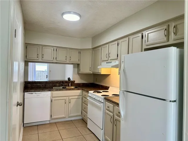 $1,300 | Undisclosed Address, Mandeville, LA 70471
