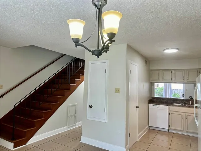 $1,300 | Undisclosed Address, Mandeville, LA 70471