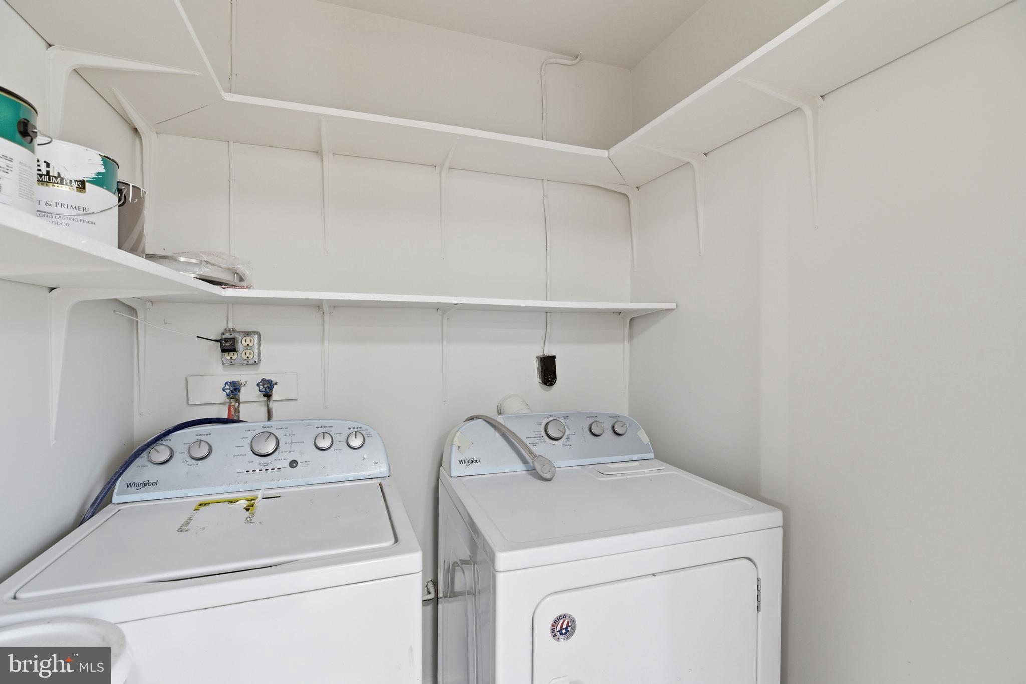 14033 Grayson Road Woodbridge, VA 22191 - Photo 14 of 33 a utility room with dryer and washer