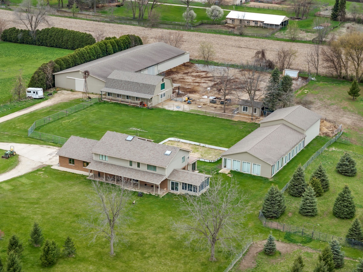 41-w072 Bowes Road Elgin, IL 60124 - Photo 2 of 39 Gallery Image 2