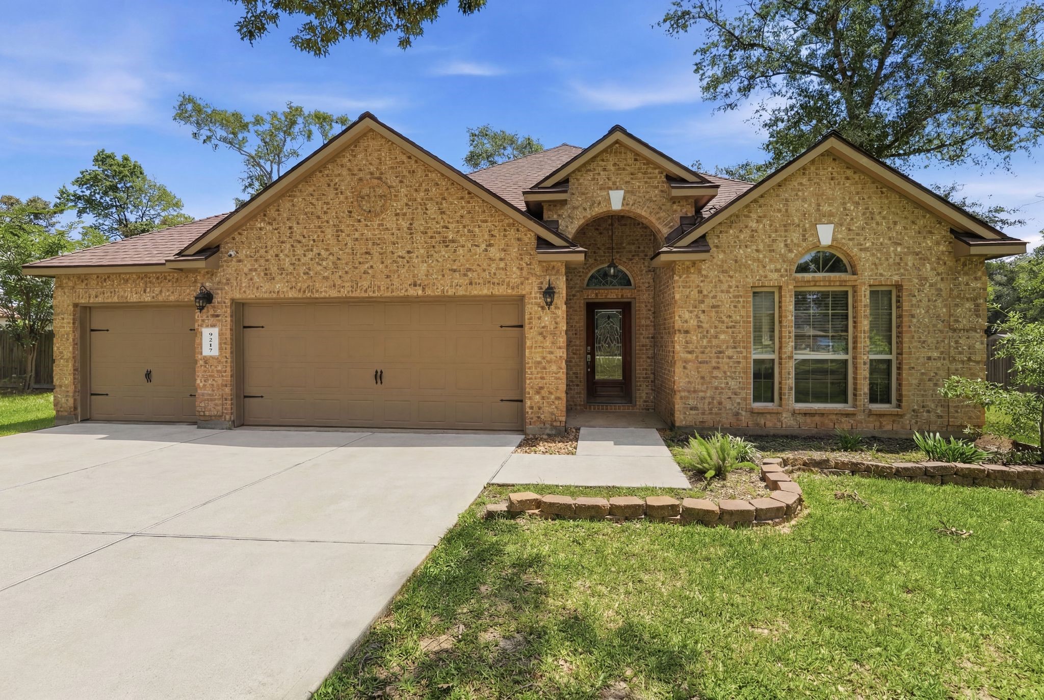 9217 Silver Back Trail Conroe, TX 77303 - Photo 4 of 50