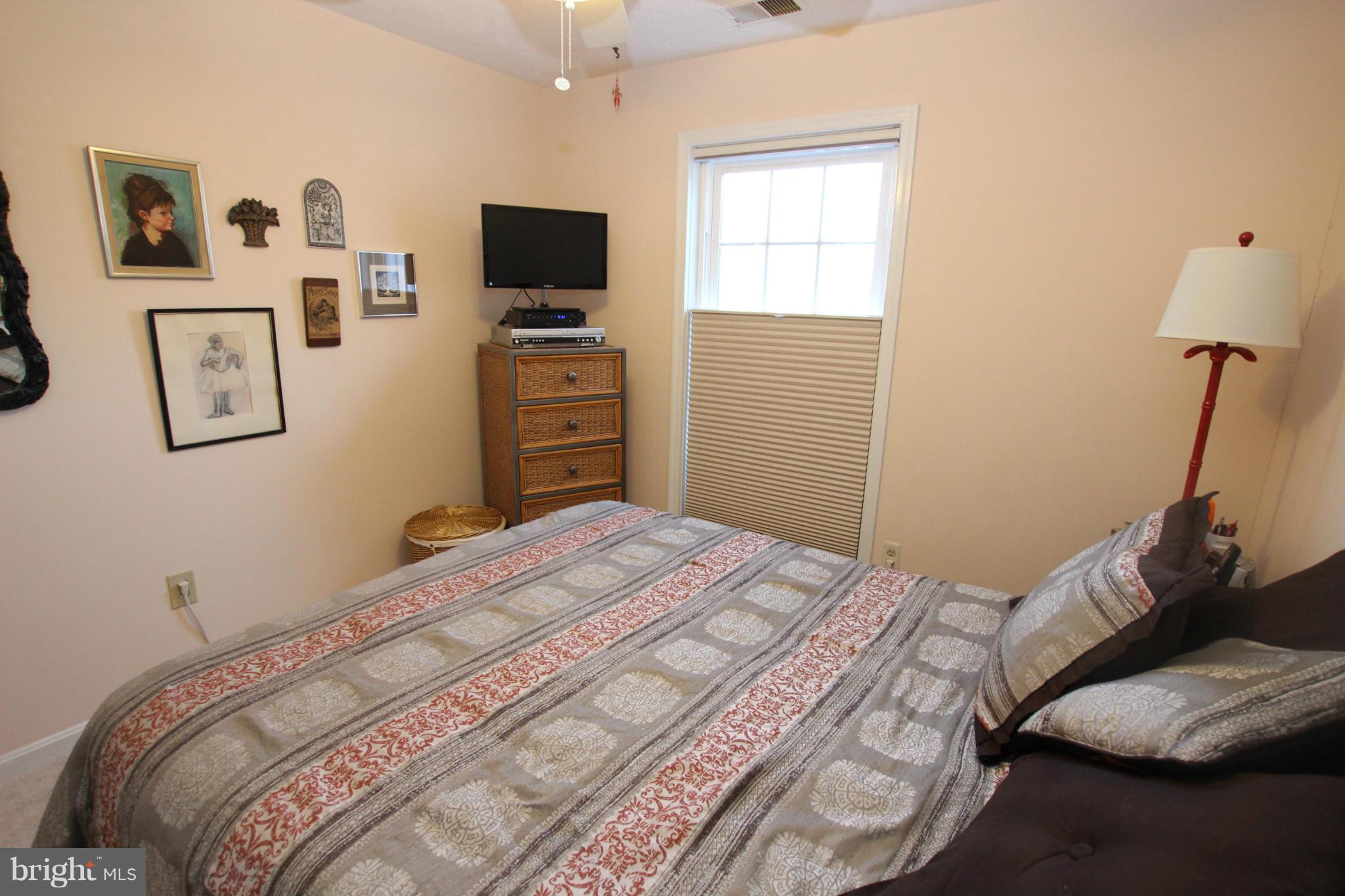 10174 Oakton Terrace Road, Unit 10174 Oakton, VA 22124 - Photo 25 of 30 Guest Bedroom