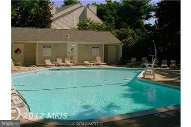10174 Oakton Terrace Road, Unit 10174 Oakton, VA 22124 - Photo 28 of 30 Community Pool