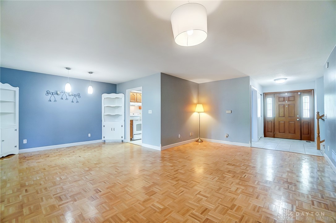 5747 Oak Valley Road Kettering, OH 45440 - Photo 10 of 59 Gallery Image 10