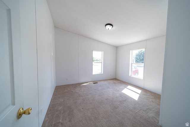 117 Maple Street Wellington, UT 84542 - Photo 10 of 34