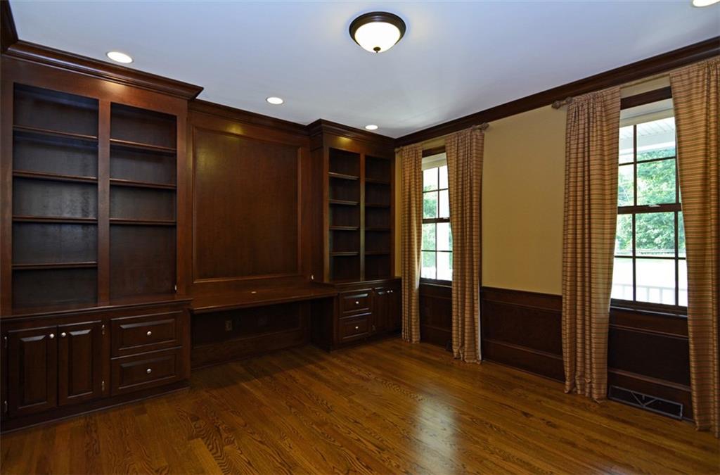 403 Fairview Road Pittsburgh, PA 15238 - Photo 4 of 25 Gallery Image 4