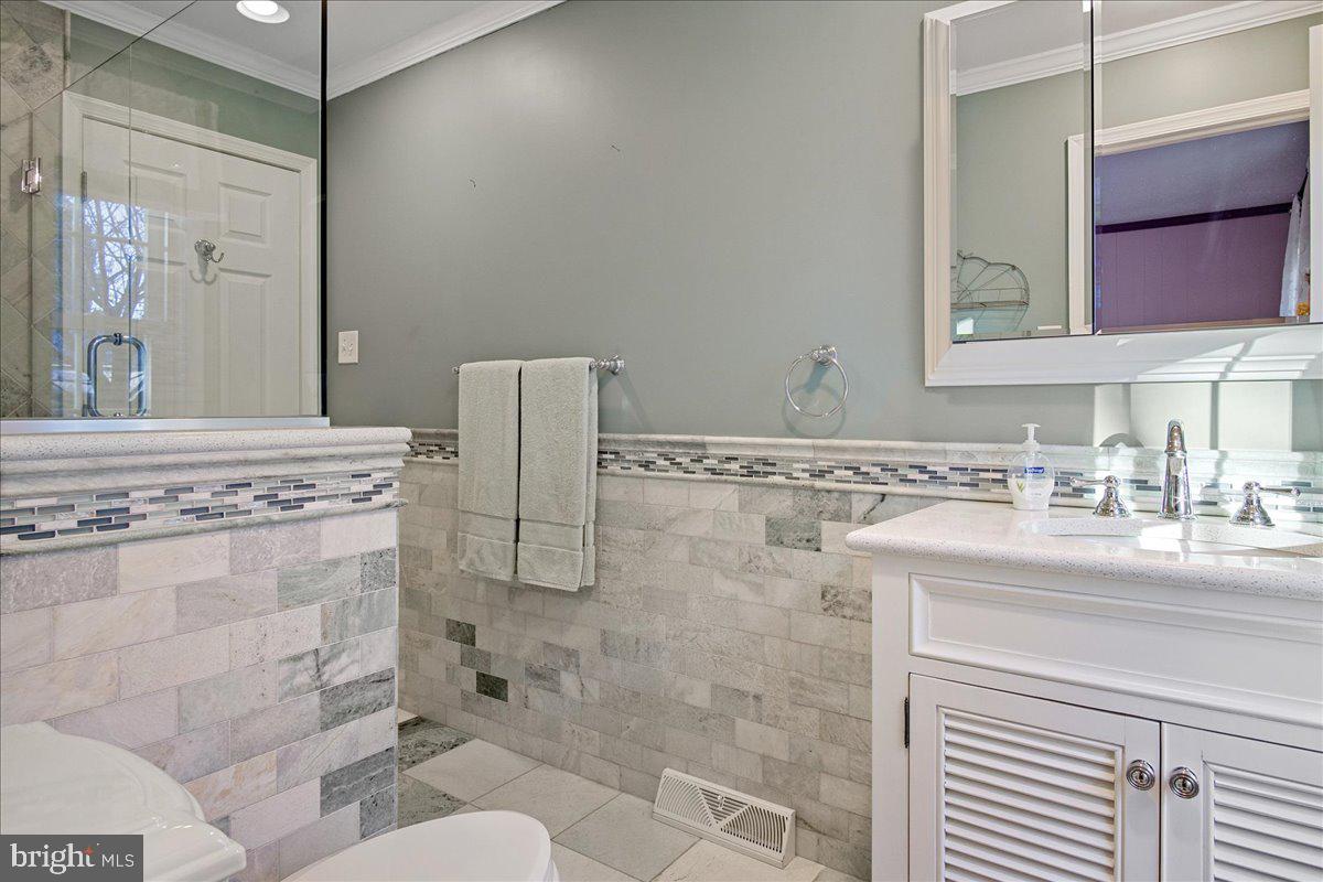 147 Den Road Lincoln University, PA 19352 - Photo 18 of 36 Beautifully renovated primary bath