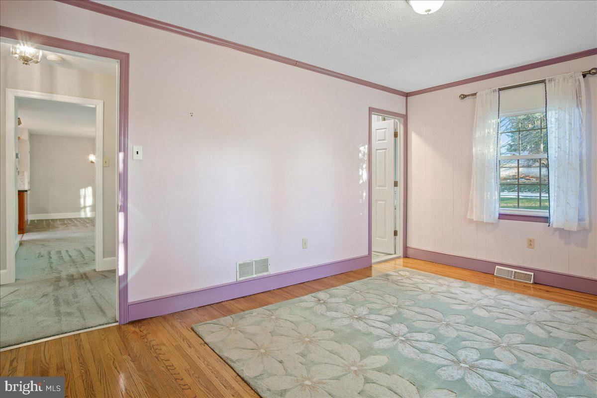 147 Den Road Lincoln University, PA 19352 - Photo 20 of 36 Primary bedroom