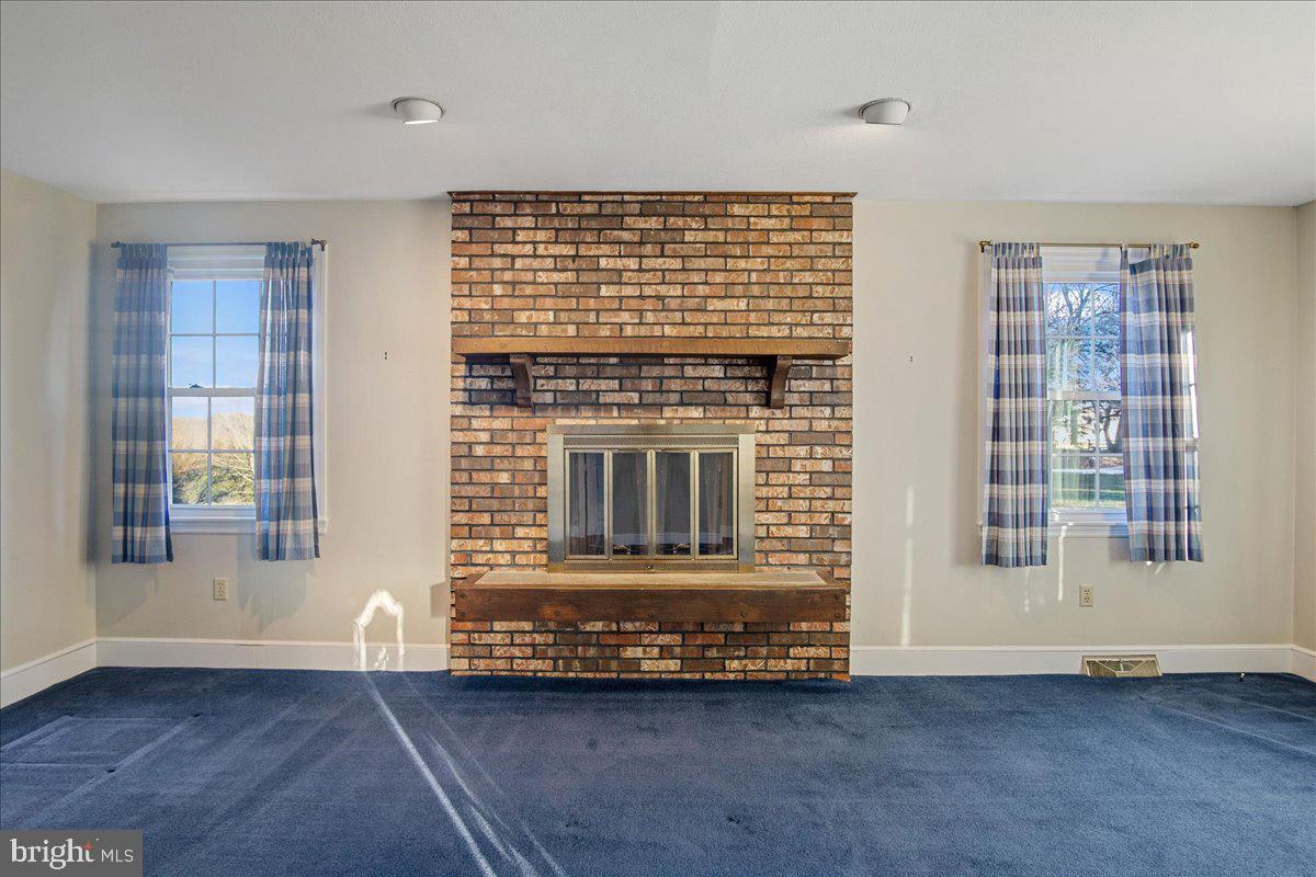 147 Den Road Lincoln University, PA 19352 - Photo 8 of 36 Great room