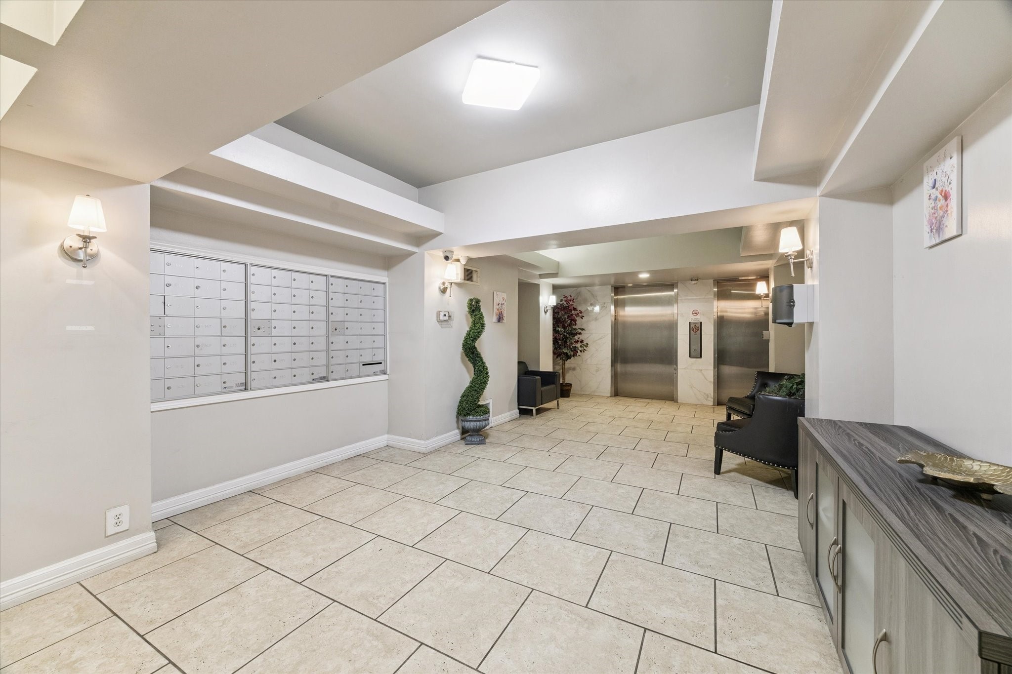 1819 Augusta Drive, Unit C28 Houston, TX 77057 - Photo 11 of 17 a view of empty room