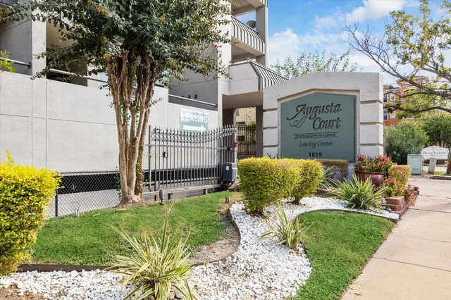 $1,395 | 1819 Augusta Drive, Unit C28, Houston, TX 77057