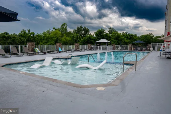 $419,800 | 6301 Edsall Road, Unit 224, Alexandria, VA 22312