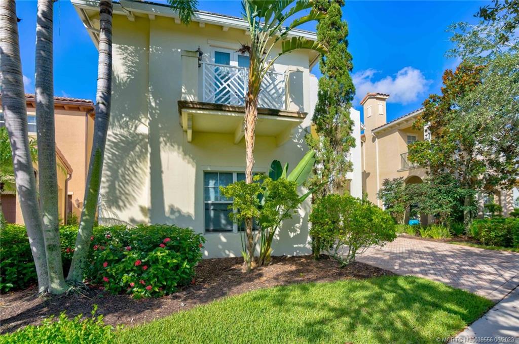 108 Tulip Tree Court Jupiter, FL 33458 - Photo 4 of 41 a view of a backyard of the house