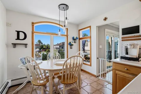 $1,199,999 | 159 Driftwood Drive, West Islip, NY 11795