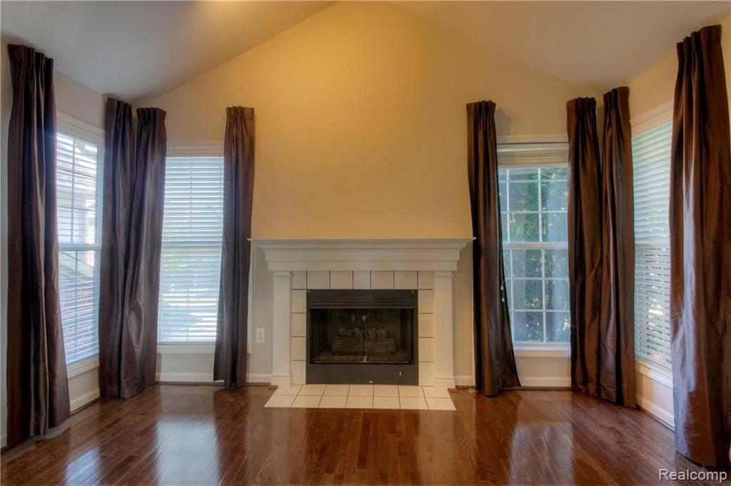 28126 Carlton Way Drive Novi, MI 48377 - Photo 5 of 43