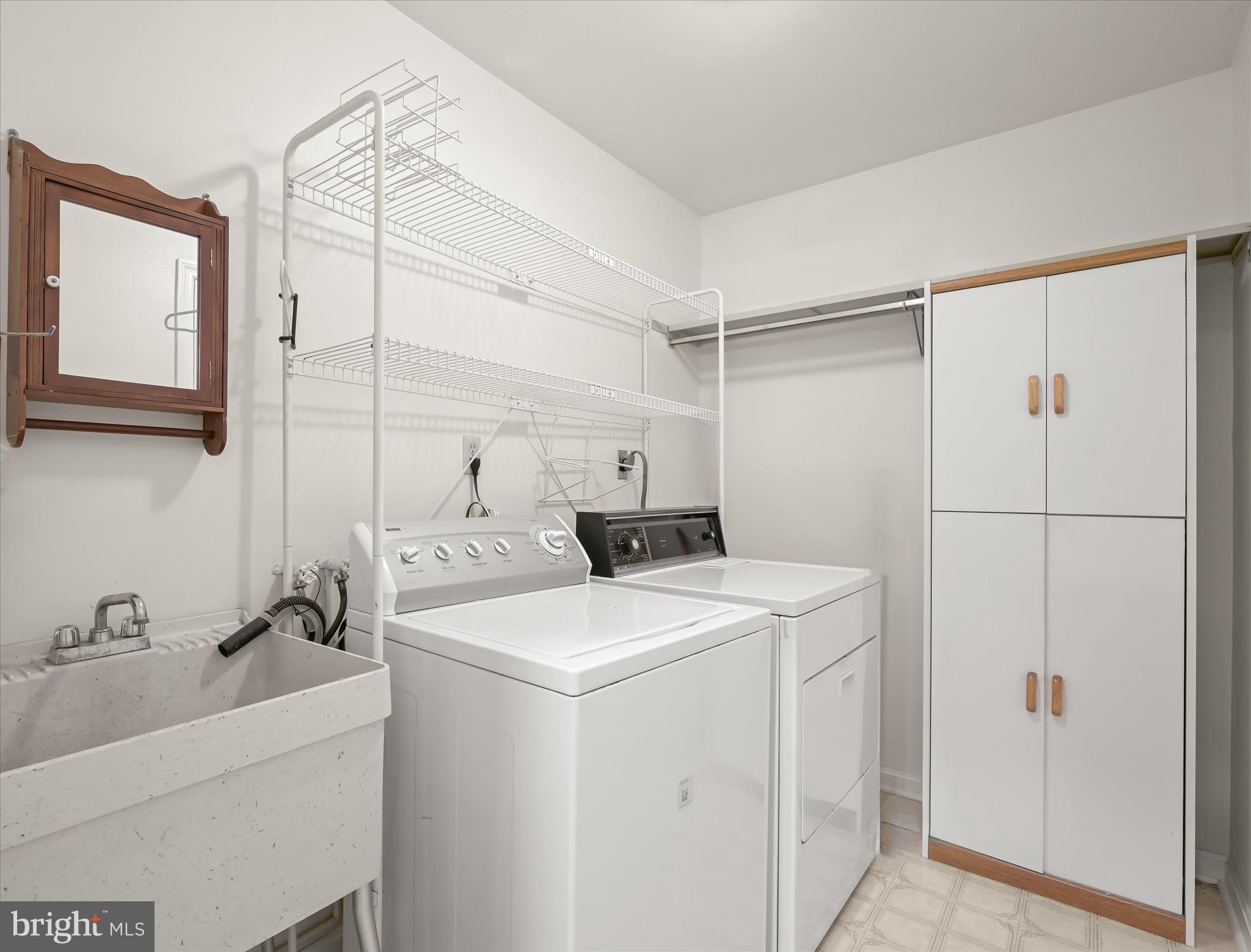 3391 Salem Bottom Road Westminster, MD 21157 - Photo 43 of 82 Main Level Laundry