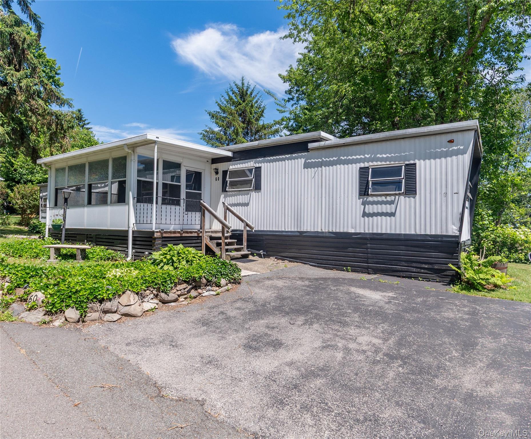 165 Lattintown Road, Unit 60 Newburgh, NY 12550 - Photo 2 of 26