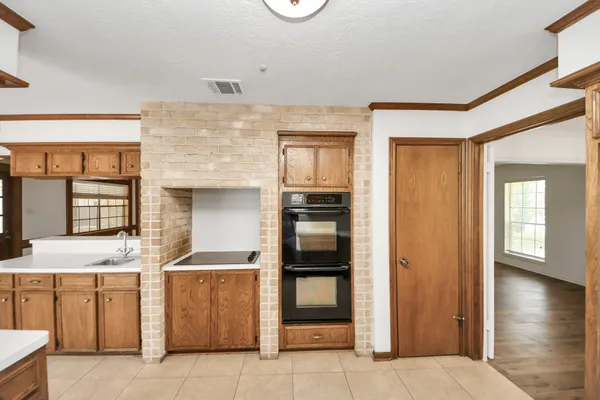 $2,395 | 8006 Oakington Drive, Houston, TX 77071