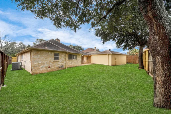 $2,395 | 8006 Oakington Drive, Houston, TX 77071
