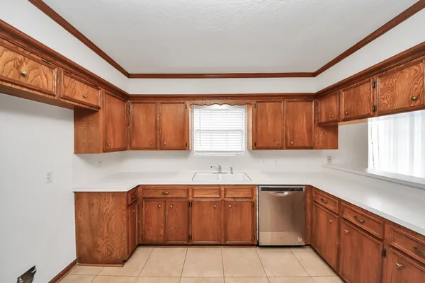 $2,395 | 8006 Oakington Drive, Houston, TX 77071