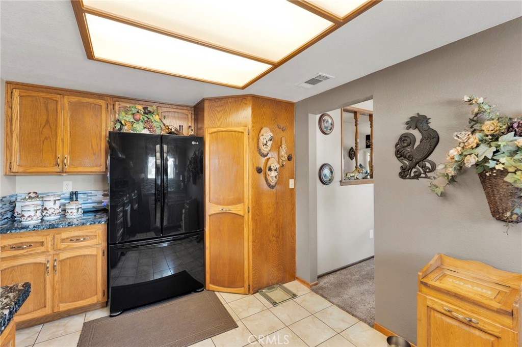 19031 Shoshonee Road Apple Valley, CA 92307 - Photo 14 of 43