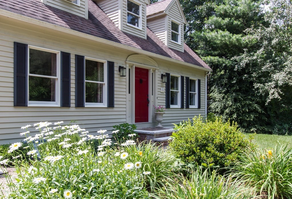 260 Dodge Road Rowley, MA 01969 - Photo 2 of 27 Gallery Image 2