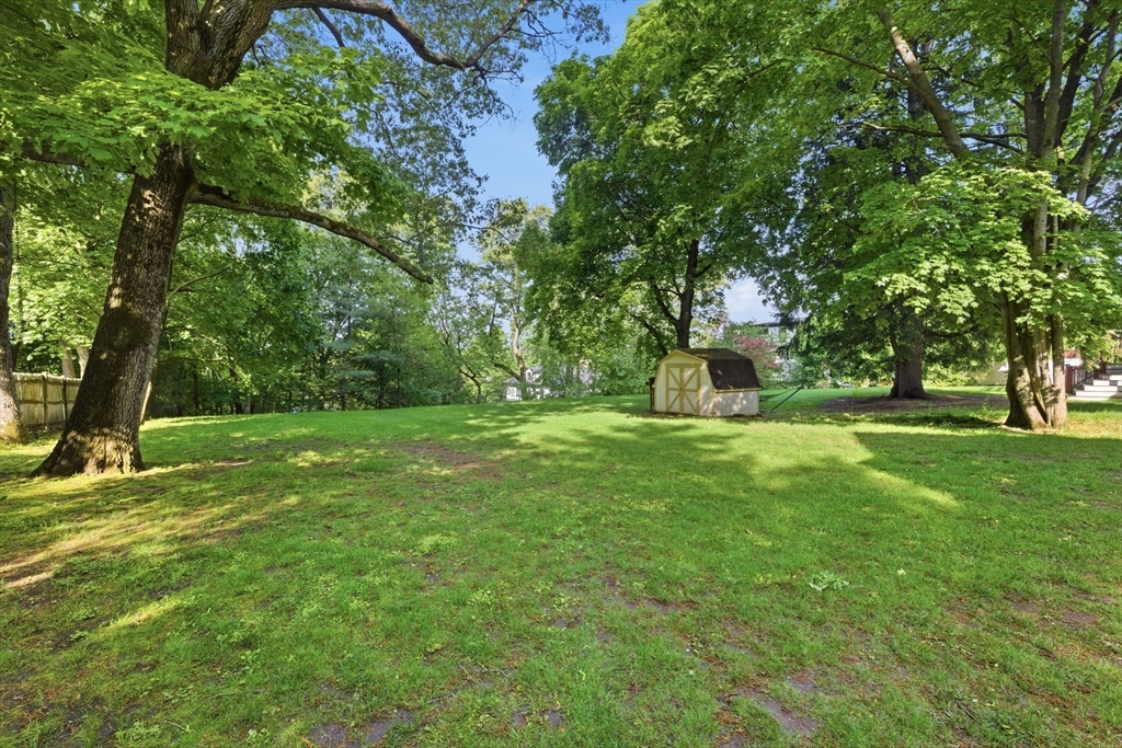 213 Hunnewell Street Needham, MA 02494 - Photo 7 of 41