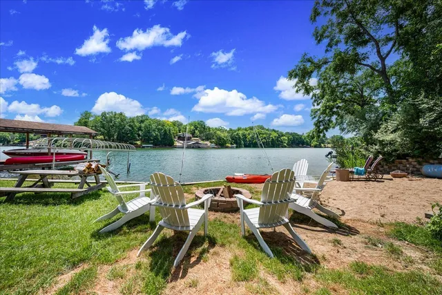 a view of an outdoor space and a yard