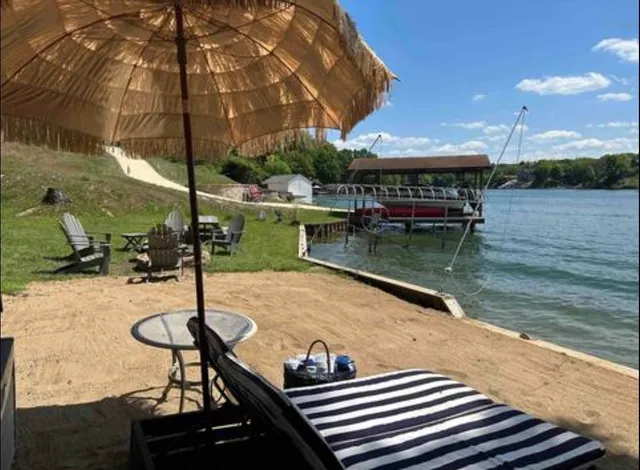 $640,000 | 6 Barbados Court, Putnam, IL 61560