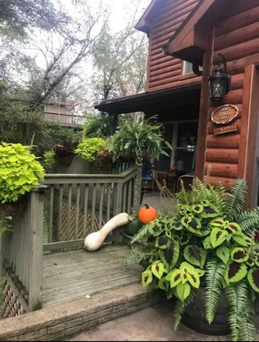 $640,000 | 6 Barbados Court, Putnam, IL 61560