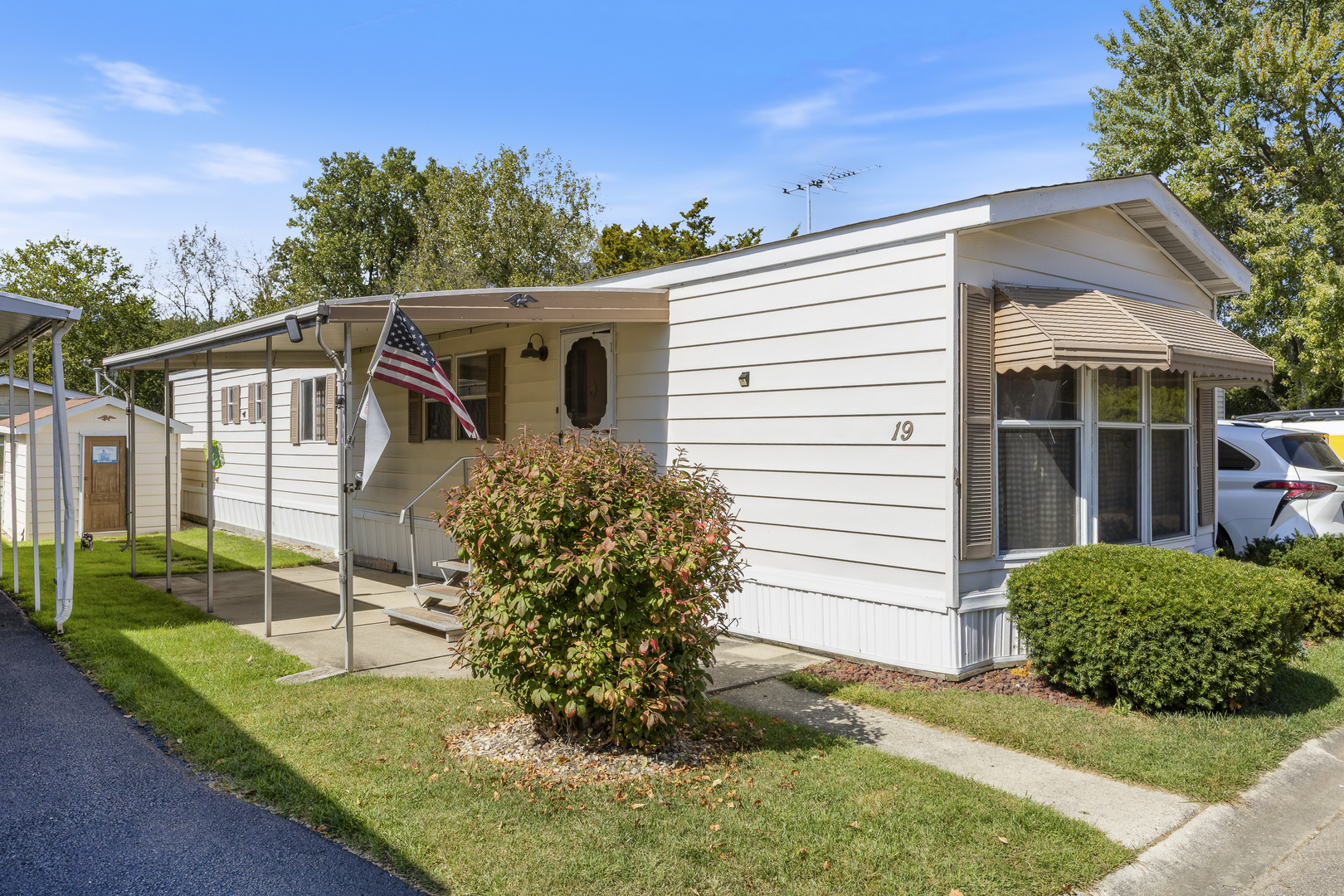 27W370 Geneva Road, Unit 19 Winfield, IL 60190 - Photo 1 of 11