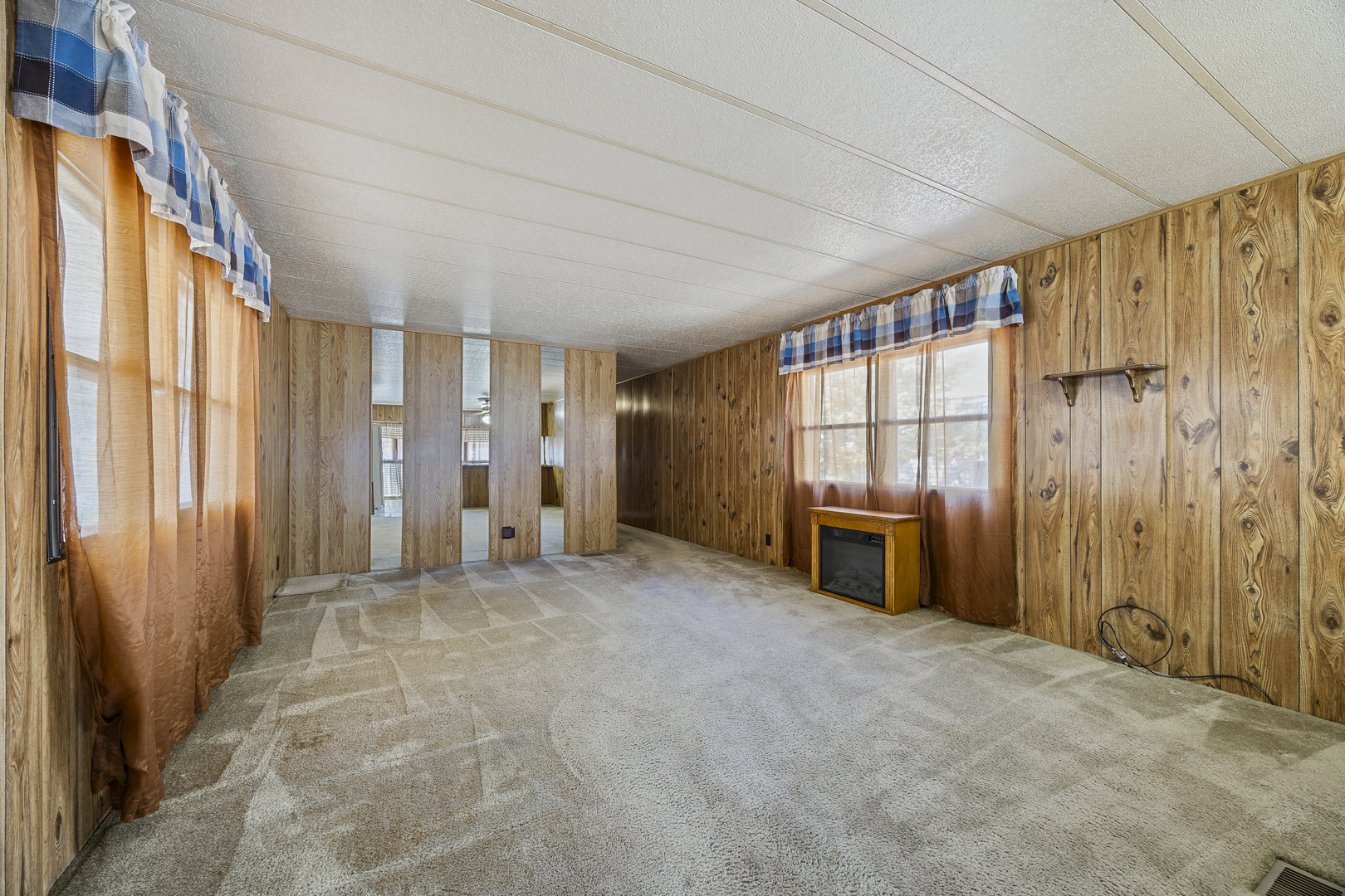 27W370 Geneva Road, Unit 19 Winfield, IL 60190 - Photo 2 of 11