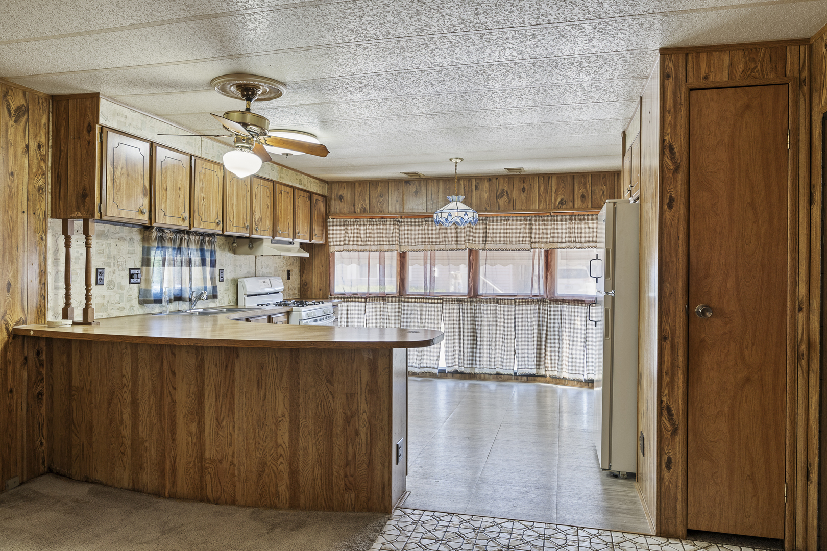 27W370 Geneva Road, Unit 19 Winfield, IL 60190 - Photo 4 of 11