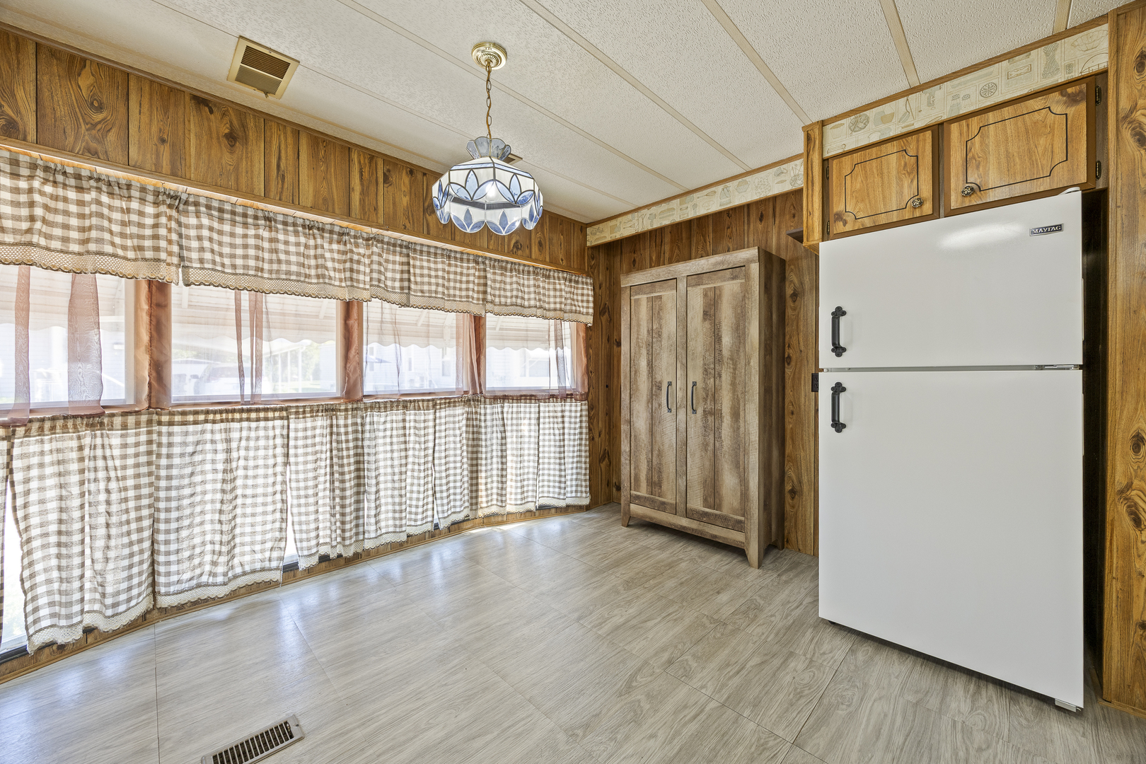 27W370 Geneva Road, Unit 19 Winfield, IL 60190 - Photo 6 of 11