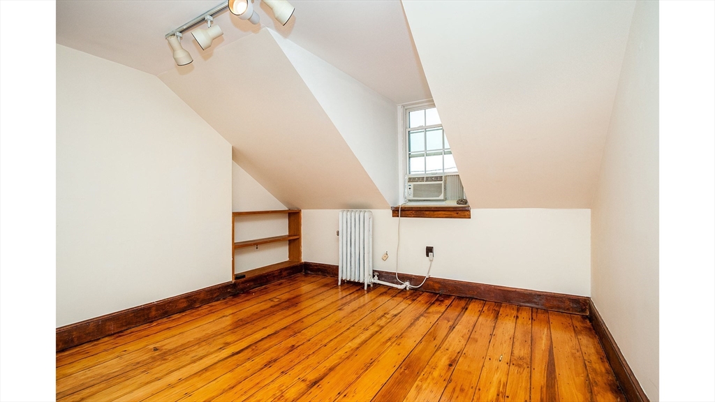 31 Myrtle Street, Unit 4 Boston, MA 02114 - Photo 8 of 14