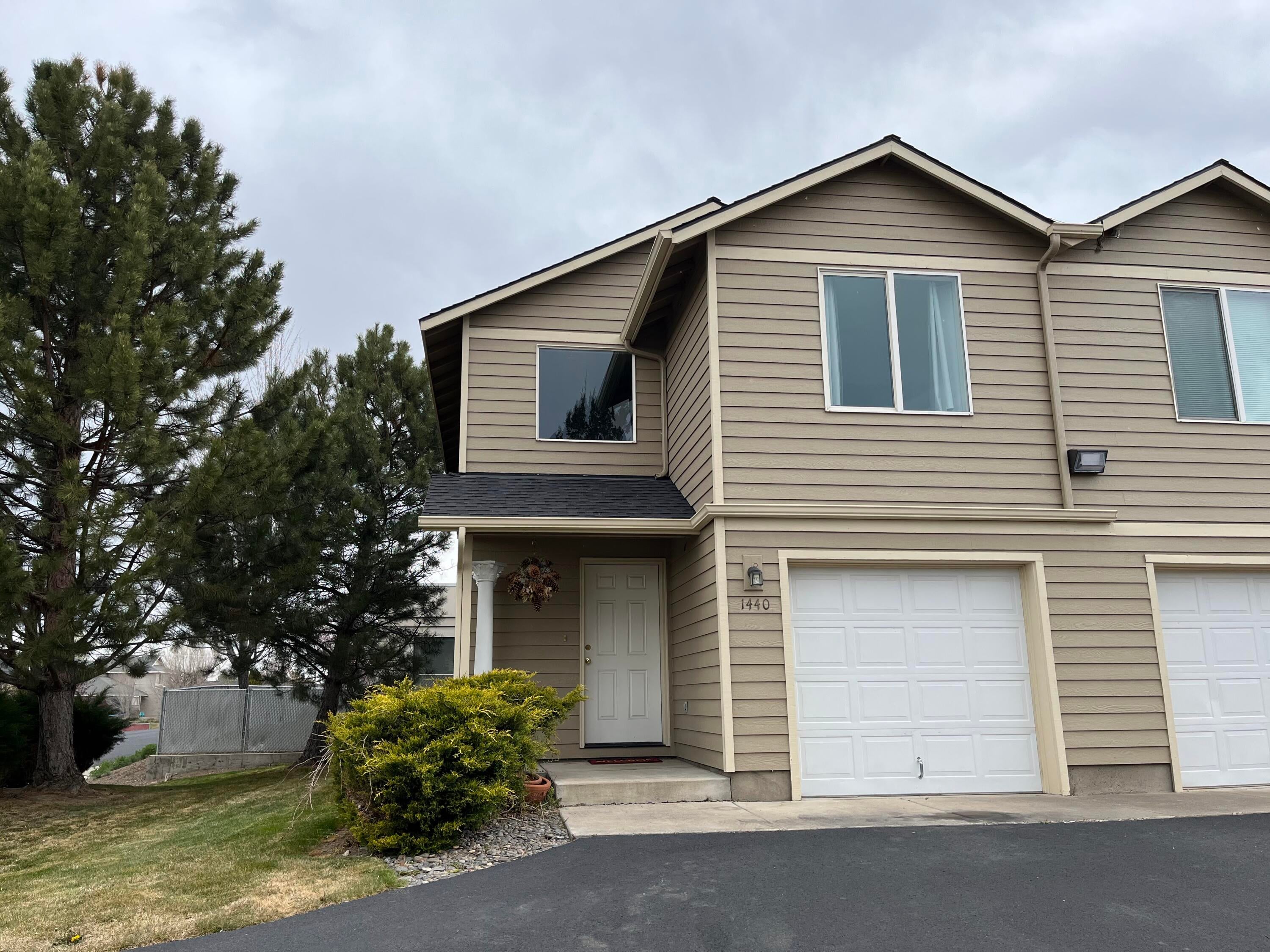 1440 Southwest 16th Street Redmond, OR 97756 - Photo 2 of 30 IMG_8098
