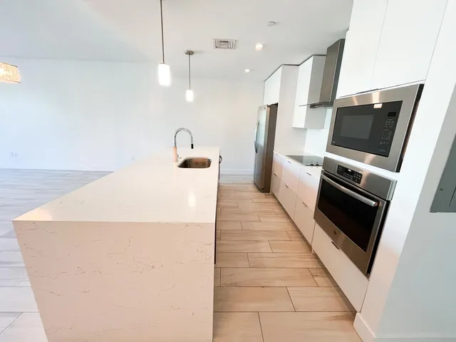 $3,100 | 1 South Palmway, Unit 202, Lake Worth Beach, FL 33460