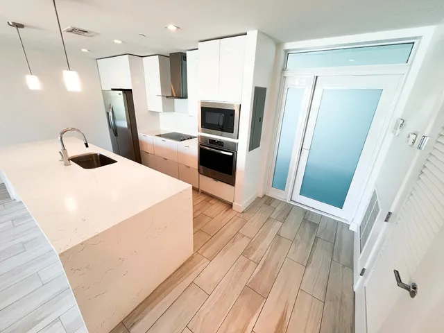 $3,100 | 1 South Palmway, Unit 202, Lake Worth Beach, FL 33460