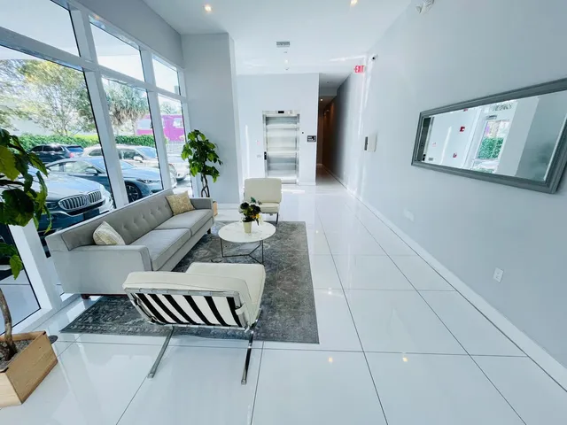 $3,100 | 1 South Palmway, Unit 202, Lake Worth Beach, FL 33460