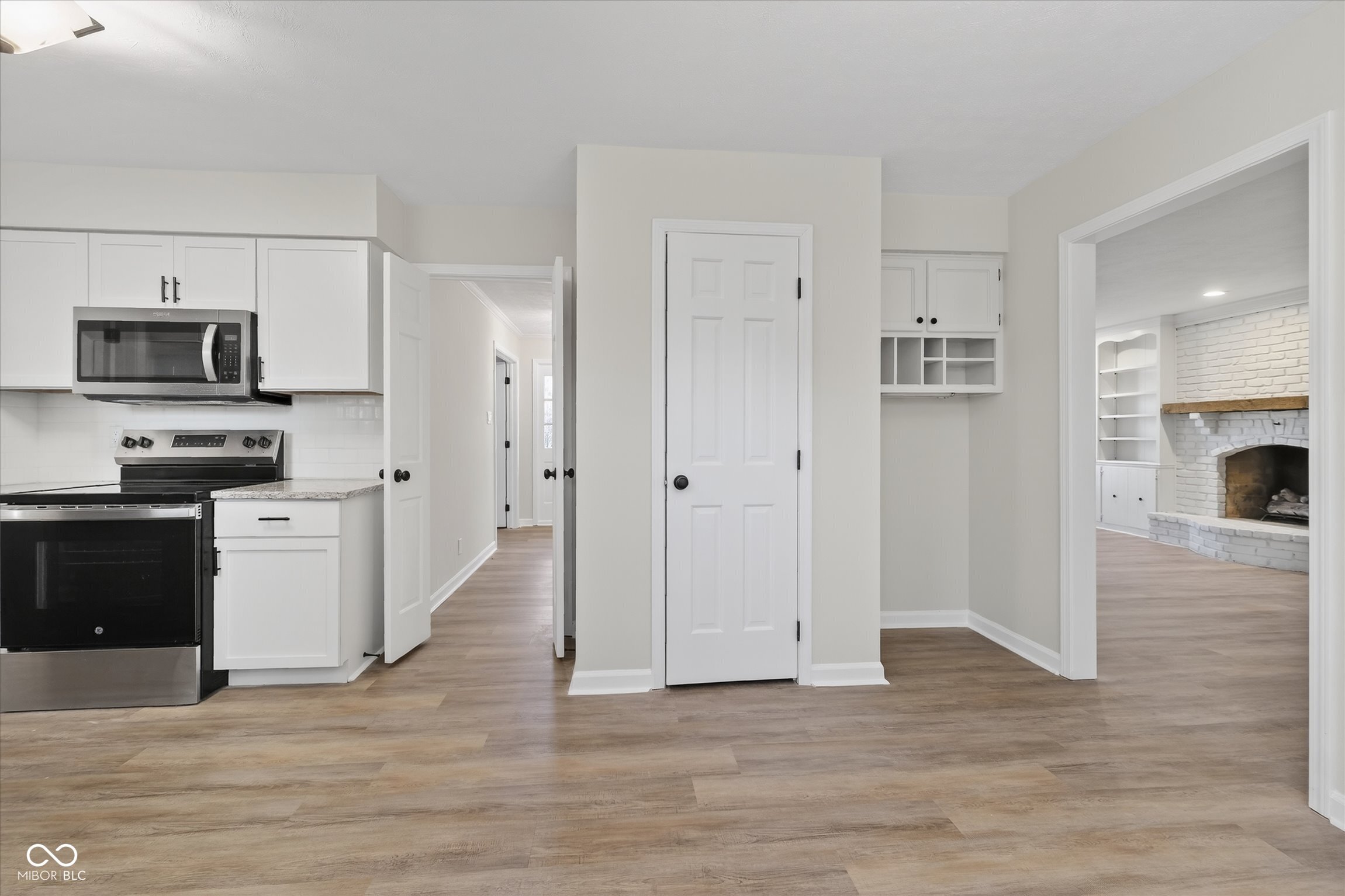 12112 Roxbury Place Carmel, IN 46033 - Photo 12 of 47