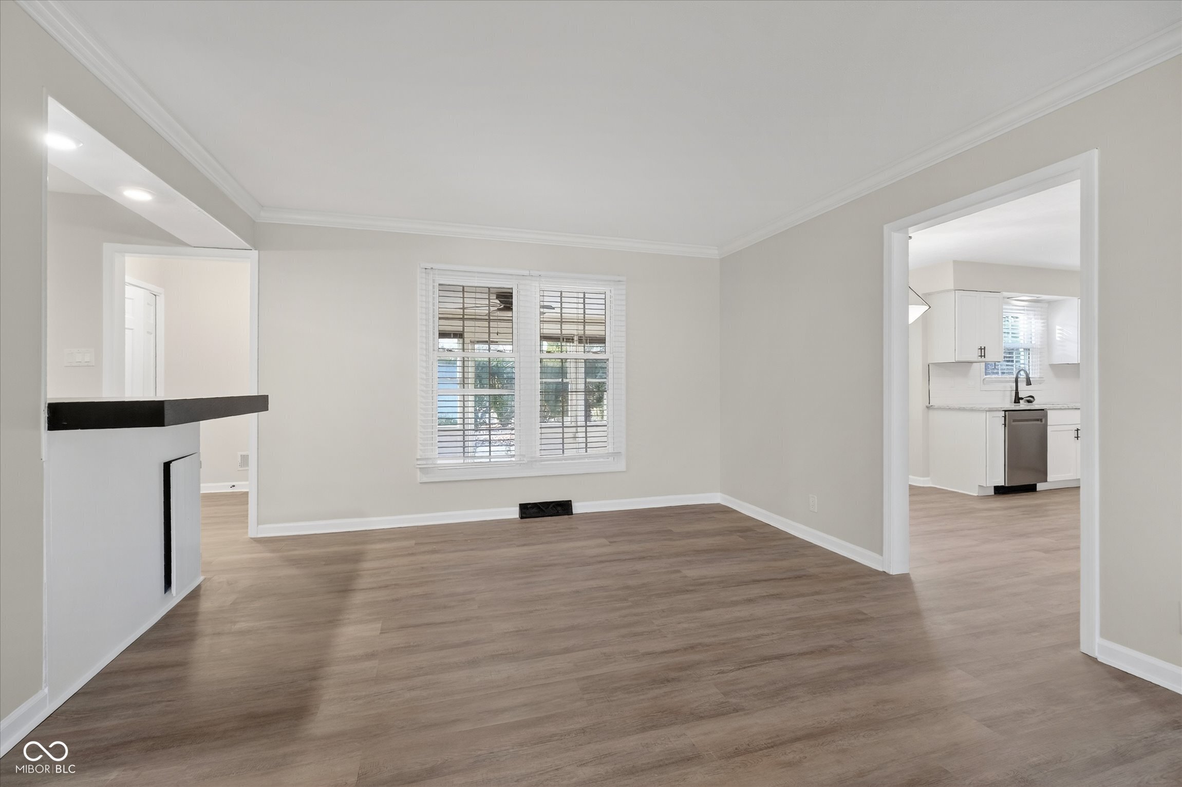 12112 Roxbury Place Carmel, IN 46033 - Photo 5 of 47