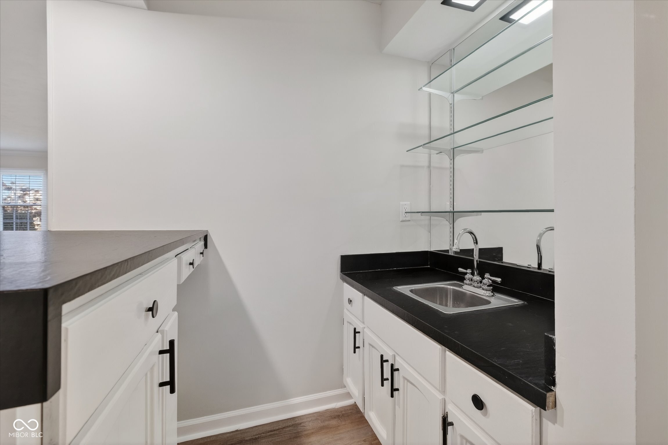 12112 Roxbury Place Carmel, IN 46033 - Photo 7 of 47