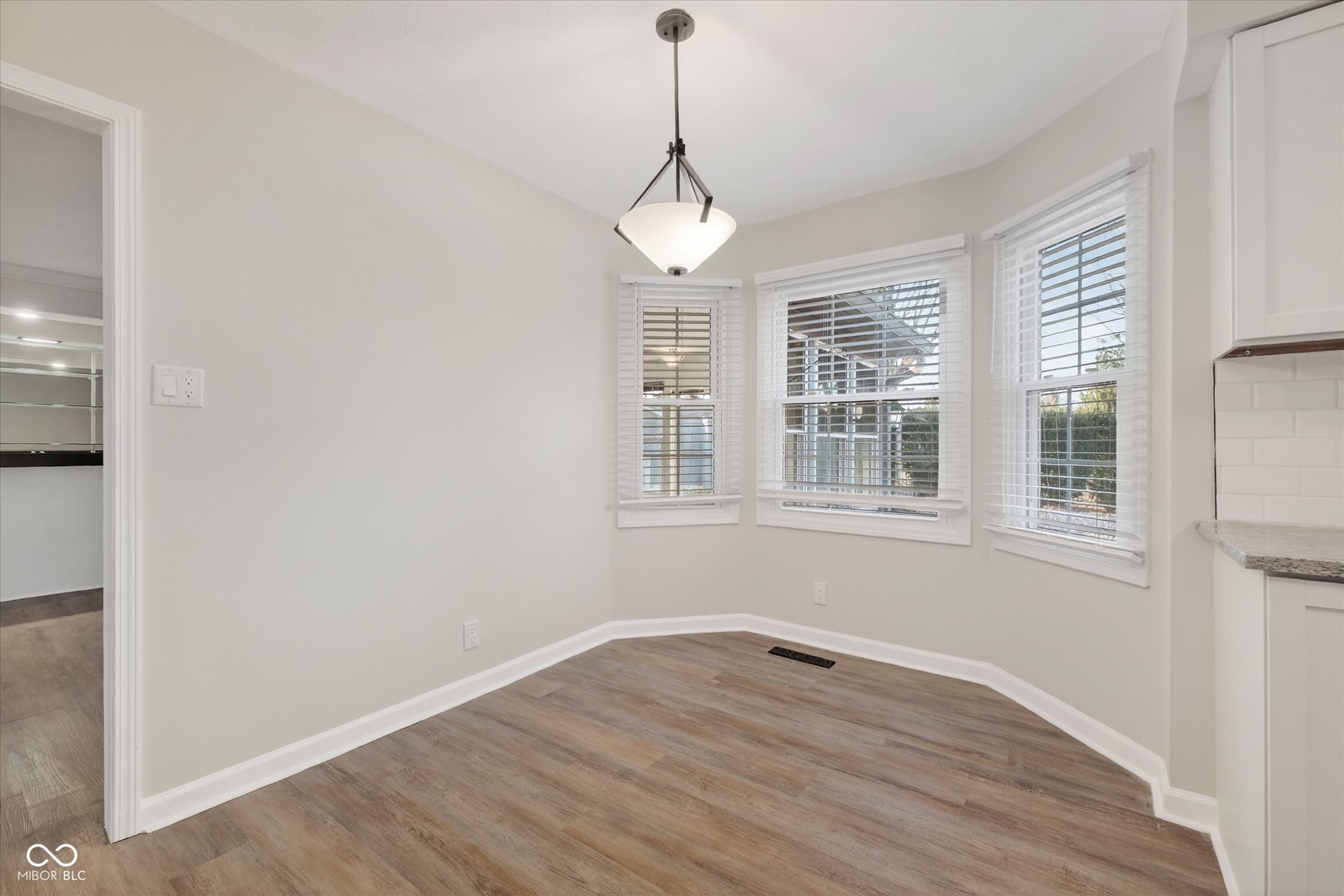 12112 Roxbury Place Carmel, IN 46033 - Photo 9 of 47