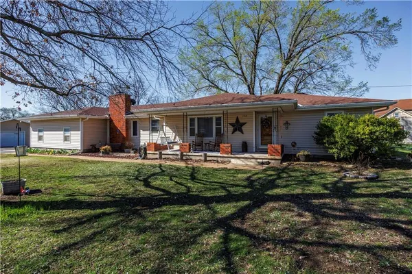 $212,000 | 1713 West Main Street, Chanute, KS 66720